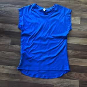 Champion small vented pocketed periwinkle tee